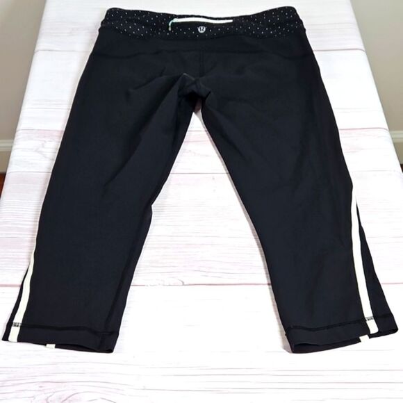 Lululemon Up The Pace Crop - Picture 6 of 7